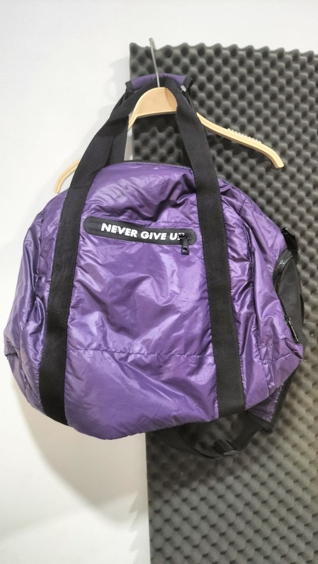 Bolsa Deporte Morada Never Give Up Decimas