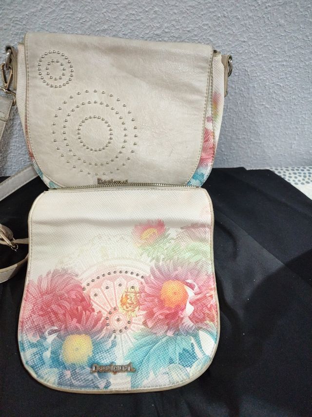 Bolso Desigual con 2 solapas intercambiables