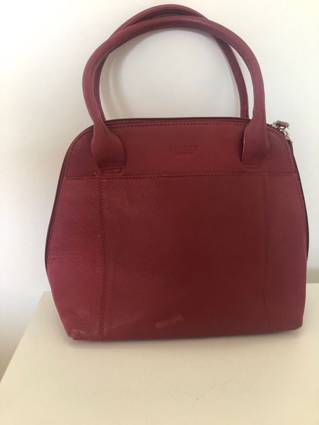 borsa in pelle di diversi colori 