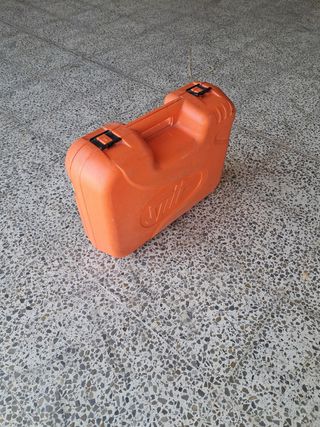 Taladro percutor marca spit modelo 328 a batería c