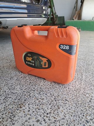 Taladro percutor marca spit modelo 328 a batería c