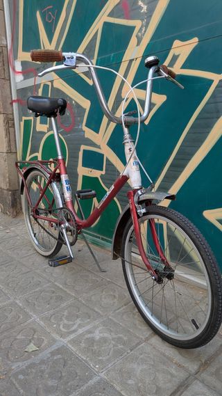Bicicleta BH pequeña roja
