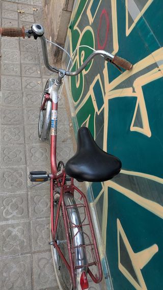 Bicicleta BH pequeña roja