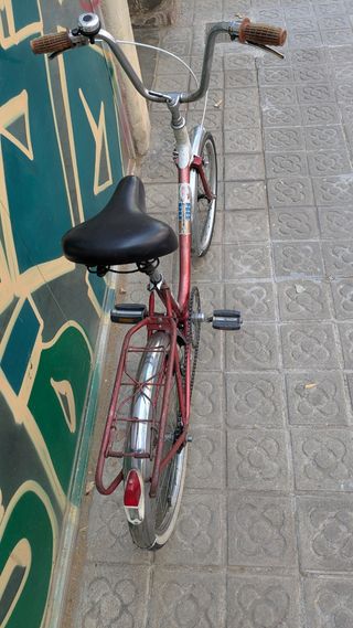 Bicicleta BH pequeña roja