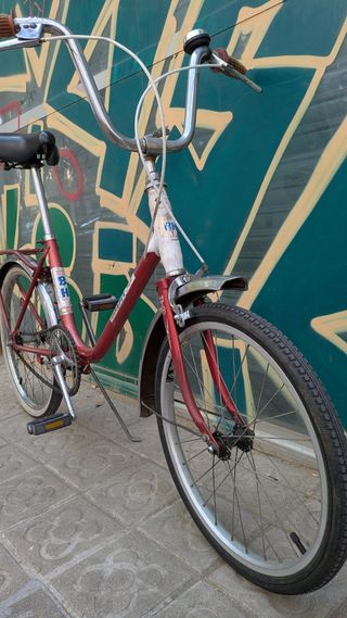 Bicicleta BH pequeña roja
