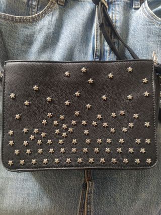 Bolso Parfois negro con estrellas plateadas