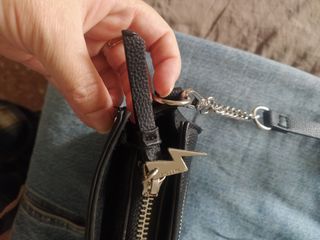 Bolso Parfois negro con estrellas plateadas