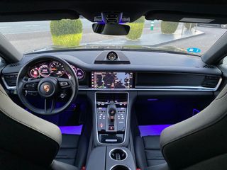 Porsche Panamera 4 E-Hybrid Platinum Edition 
