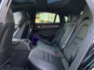 Porsche Panamera 4 E-Hybrid Platinum Edition 