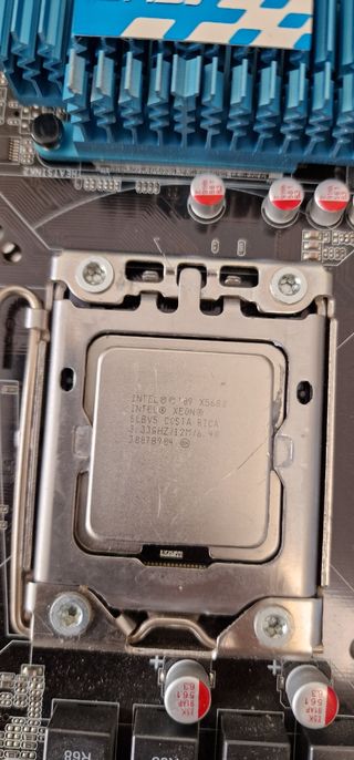 ASUS P6T SE + Xeon X5680 + 24GB RAM DDR3