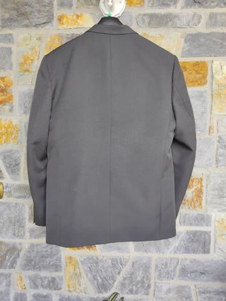 Traje de caballero gris con chaleco talla 58