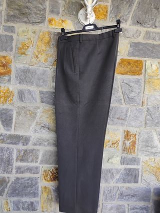 Traje de caballero gris con chaleco talla 58