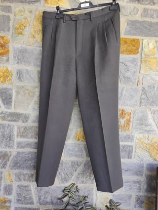 Traje de caballero gris con chaleco talla 58