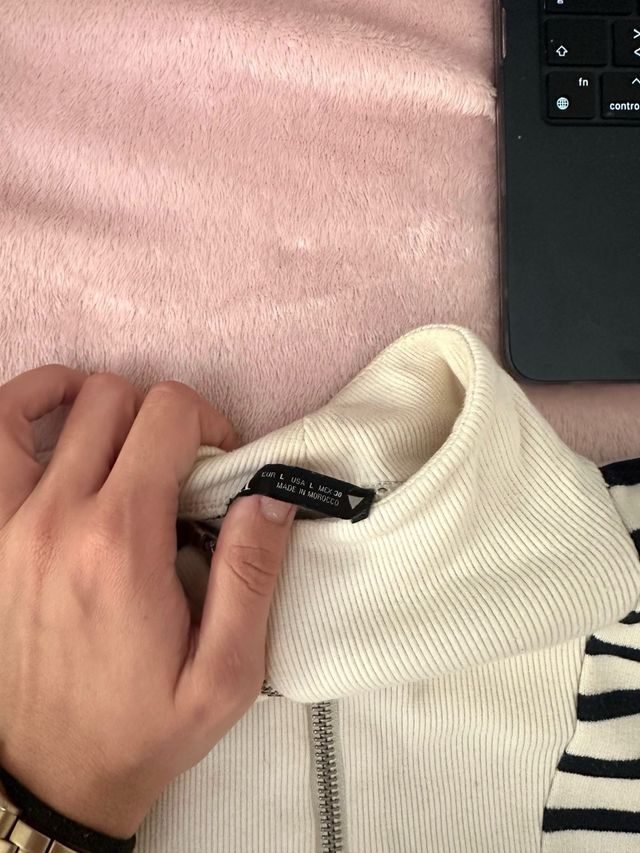 Sudadera de rayas con cremallera