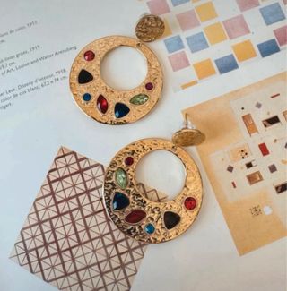 Pendientes vintage dorados con piedras