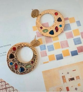 Pendientes vintage dorados con piedras