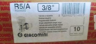 Valvole a squadra Giacomini