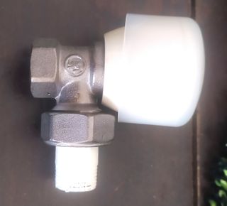 Valvole a squadra Giacomini