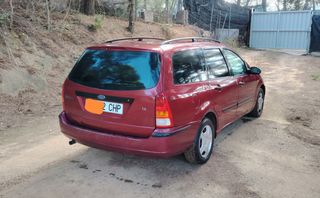 Ford Focus familiar 2003