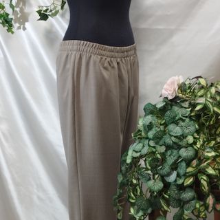 Pantaloni donna eleganti beige elastico