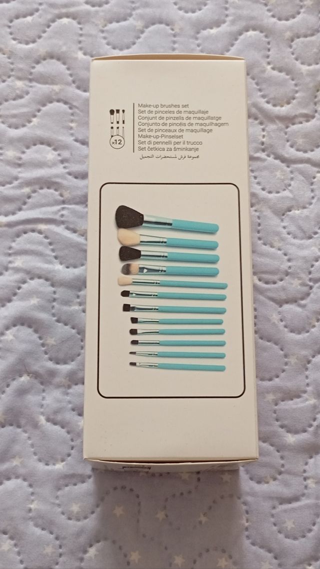 Juego 12 brochas maquillaje con estuche