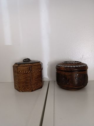 Cajas de madera y metal decoradas
