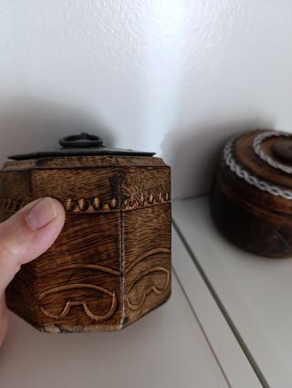 Cajas de madera y metal decoradas