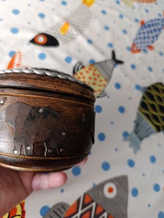 Cajas de madera y metal decoradas