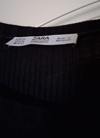 Camiseta ZARA negra canalé peplum manga corta