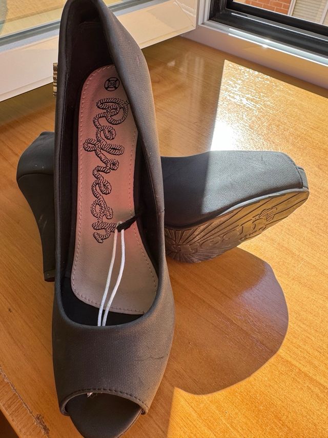 Zapato abierto gris Refres talla 39