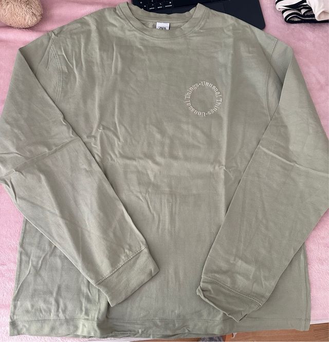 Camiseta Zara verde manga larga