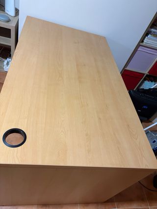 Mesa de oficina madera clara