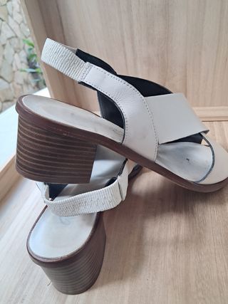 Sandalias blancas cruzadas talla 39