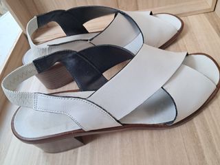 Sandalias blancas cruzadas talla 39