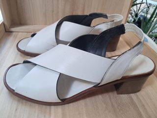 Sandalias blancas cruzadas talla 39