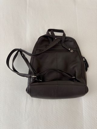 Mochila de cuero Guy Laroche marrón