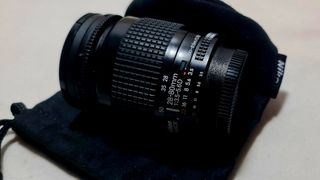 Nikon F-601 AF Cámara Analógica + Lente + Baterías