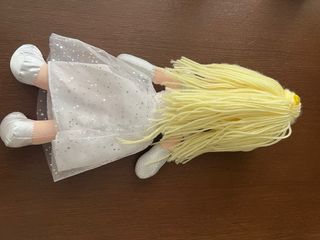 Muñeca blandita vestida de fiesta