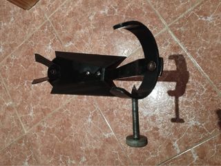 Jamonero metálico negro