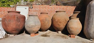 Antiguas tinajas de barro