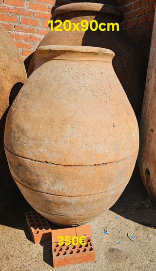 Antiguas tinajas de barro
