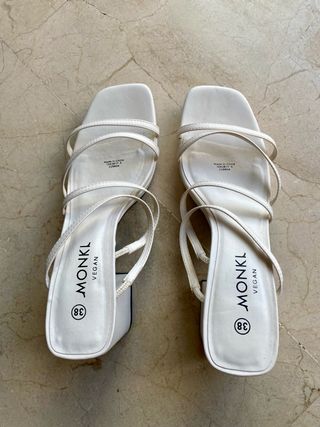 Sandalias Monki Talla 38 Blancas