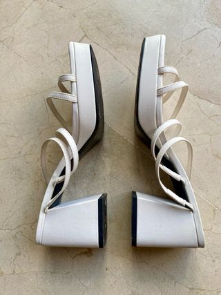 Sandalias Monki Talla 38 Blancas