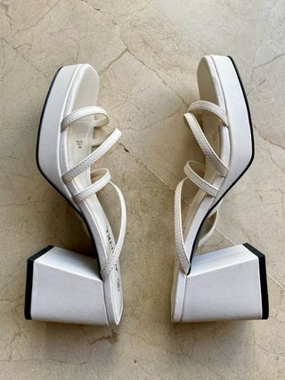 Sandalias Monki Talla 38 Blancas
