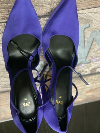 Zapatos tacón Zara raso morados talla 39