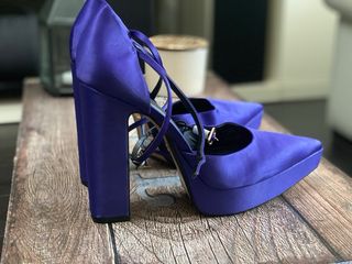 Zapatos tacón Zara raso morados talla 39