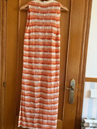 Chaleco largo de punto naranja y blanco