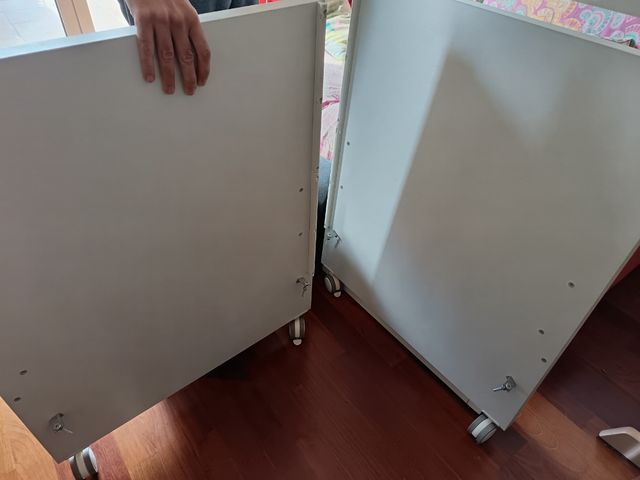 Cuna de madera blanca