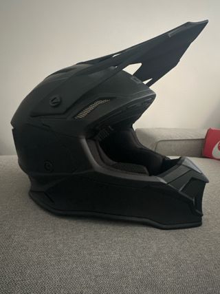 Casco Off-Road Negro Mate 130R Hakone