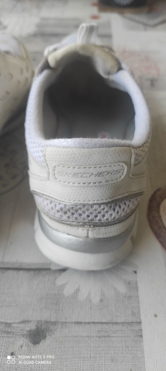 Bambas Skechers Talla 37.5 Blancas